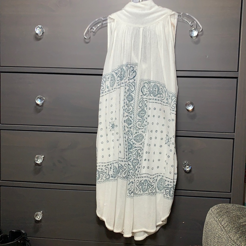 Free People long white tank top style blouse with blue print. Tie back. M.